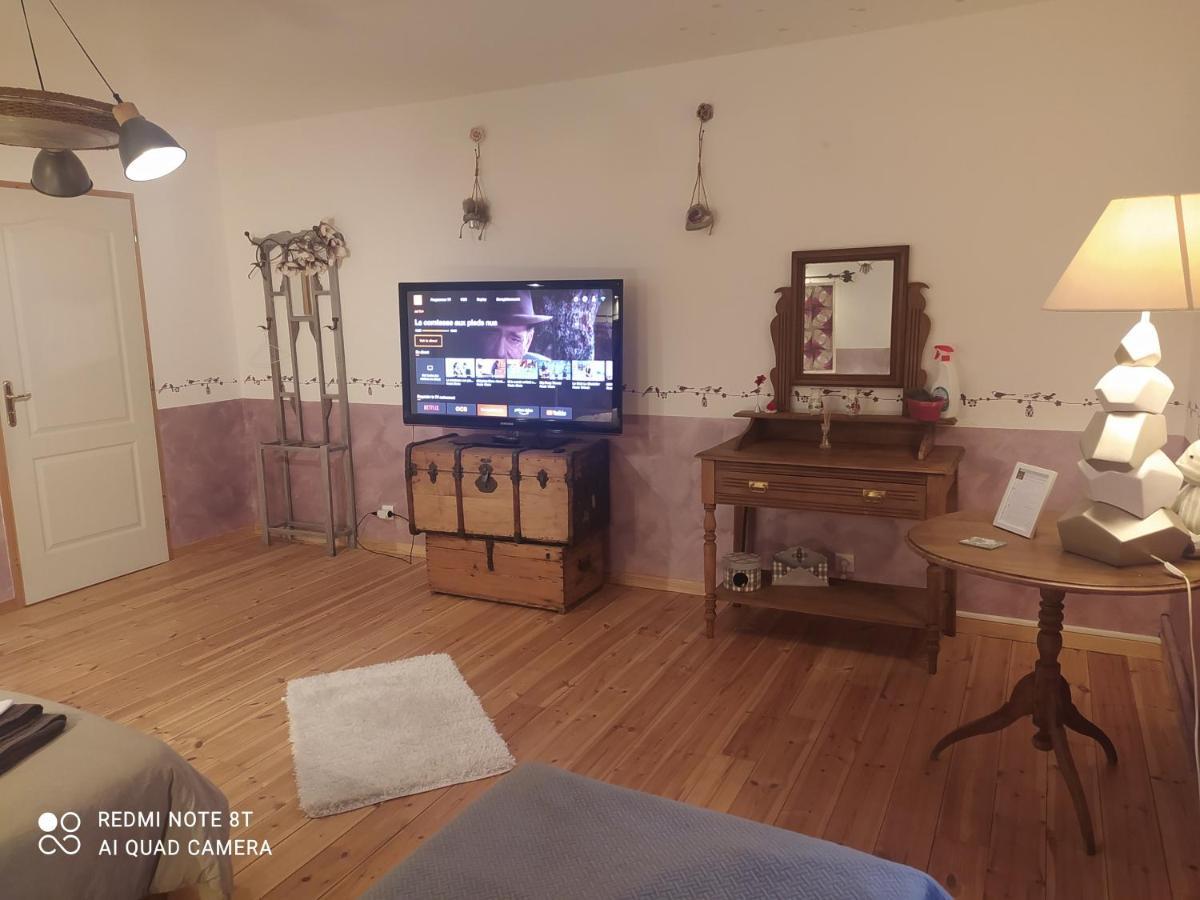 Chez Celine En Campagne Apartment Mazerny Екстериор снимка