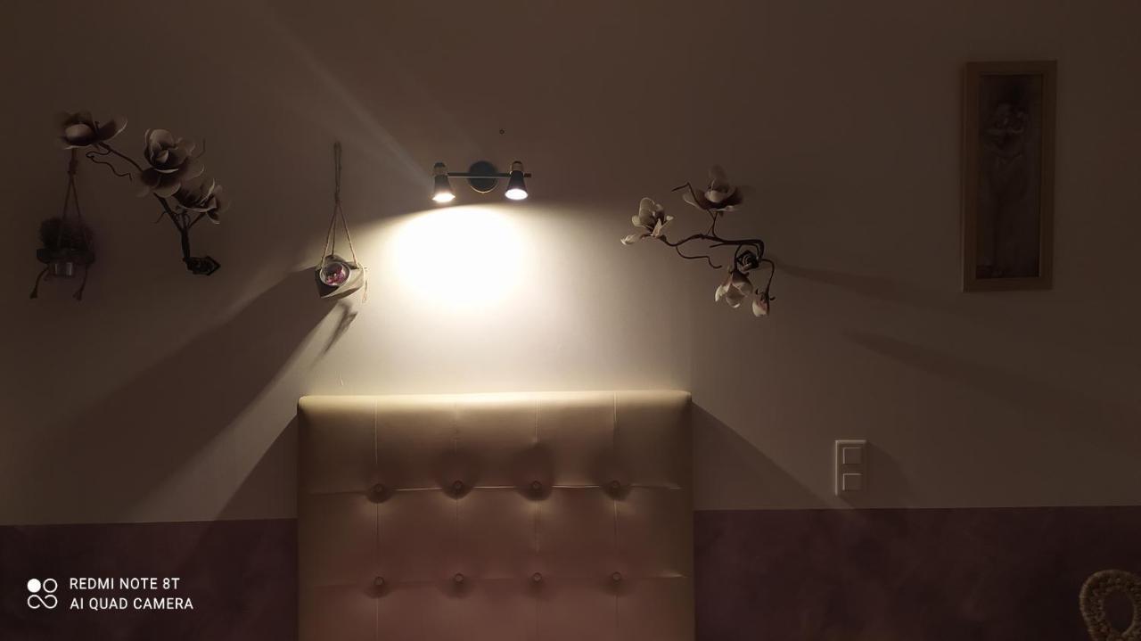 Chez Celine En Campagne Apartment Mazerny Екстериор снимка