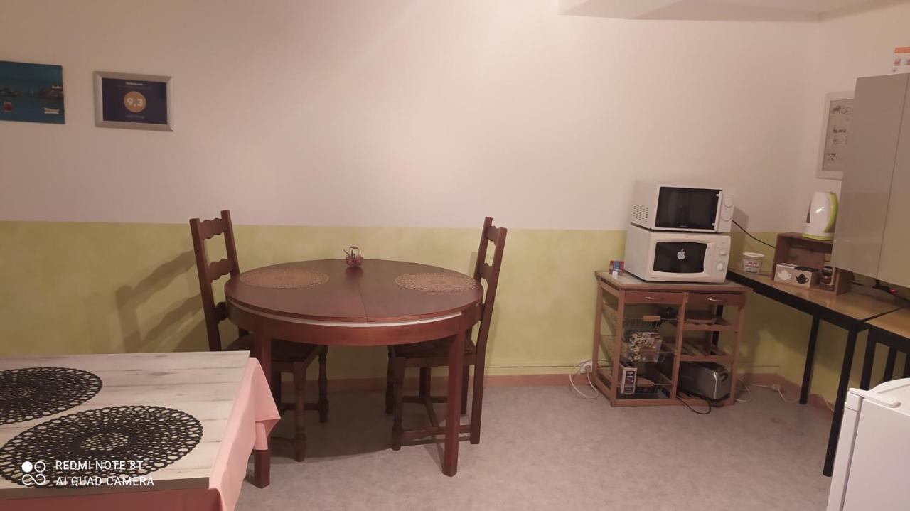 Chez Celine En Campagne Apartment Mazerny Екстериор снимка