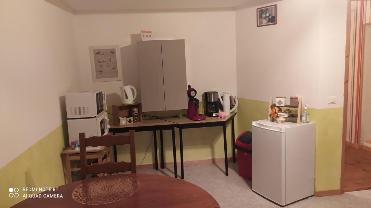 Chez Celine En Campagne Apartment Mazerny Екстериор снимка
